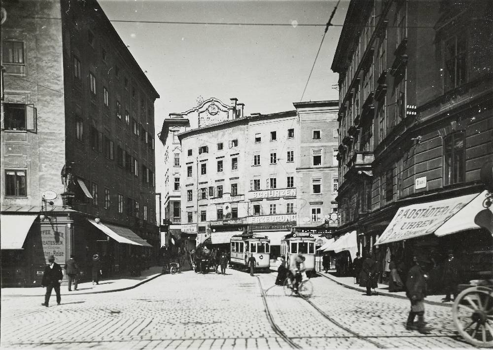 Platzl gegen Linzer Gasse, 1908–14, SW-Fotografie, Salzburg Museum, Inv.-Nr. Foto 193
