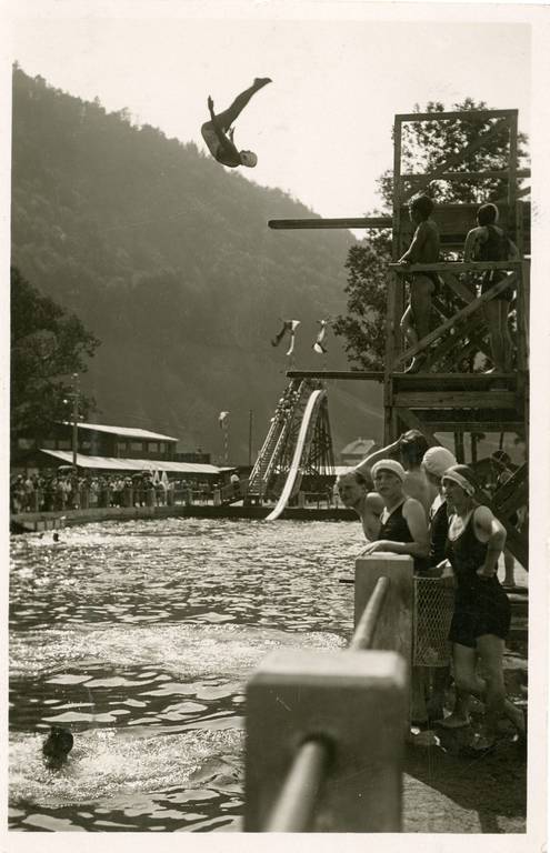 Unbekannt, Der Sprungturm des Strandbads auf der Pitschachinsel in Hallein, 1928, © Keltenmuseum Hallein