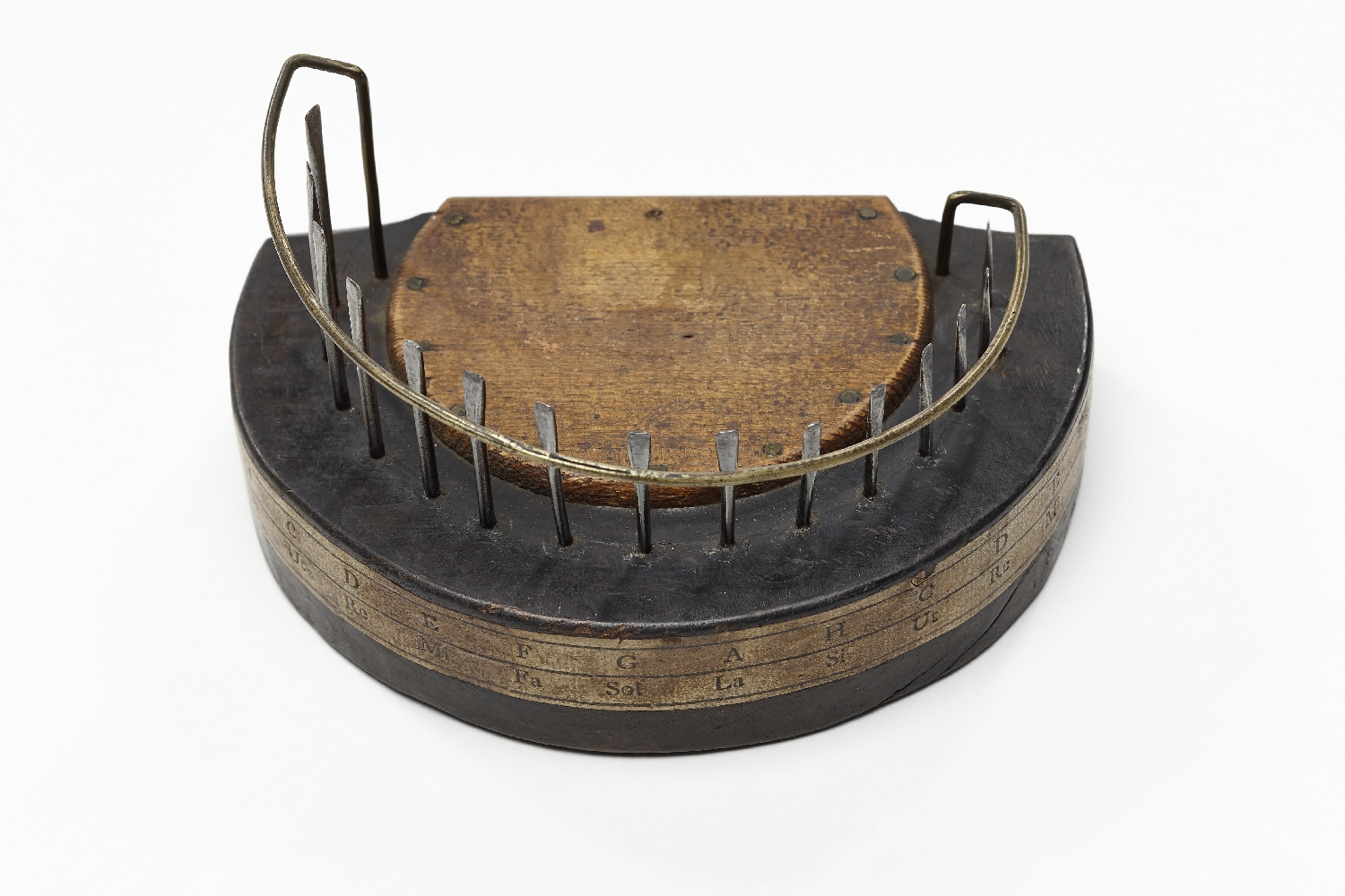 Kleine Nagelgeige, unbekannter Instrumentenbauer, süddeutscher Raum, um 1800, Holz, Metall, Inv.-Nr. MI 1074