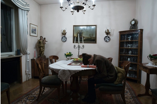 Catharina Bond, Heilstollen, 2013, C-Prints, Jeweils 60 x 45 cm, Ed. 4+2 AP, Set von 6 Fotografien, InvNr Foto 45912 bis InvNr 45917